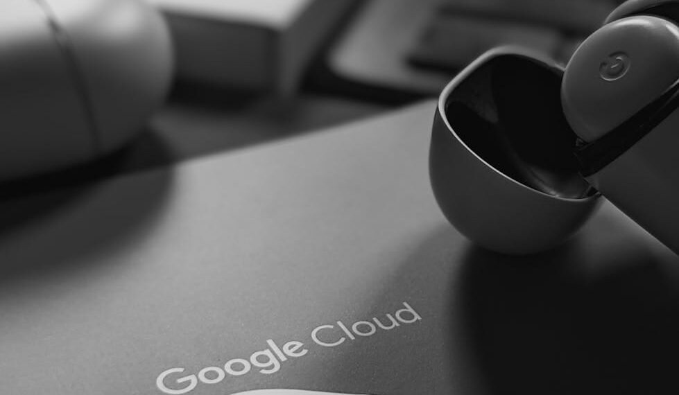 grayscale photo of a usb